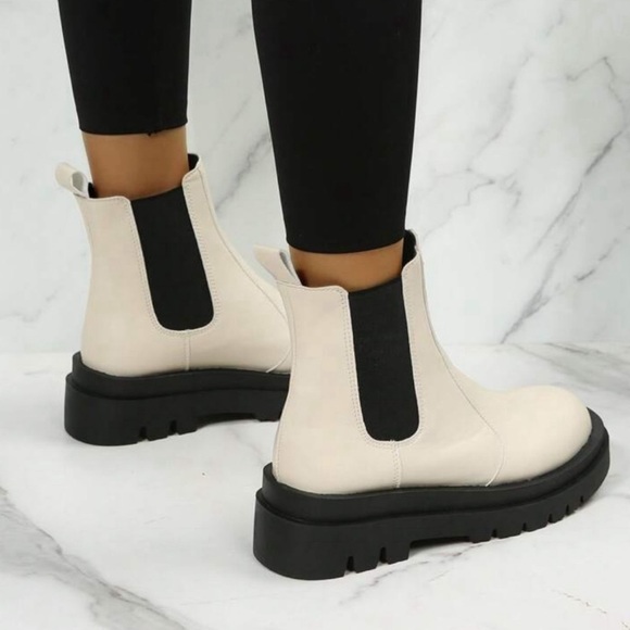 Women Lug Sole Platform Ankle Boot Combat Comfortable Chelsea Booties Size 8 NIB - Picture 3 of 8